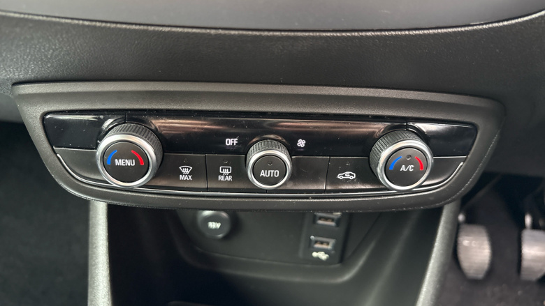 Vauxhall Crossland X 1.2 SE Nav 5dr Petrol Hatchback